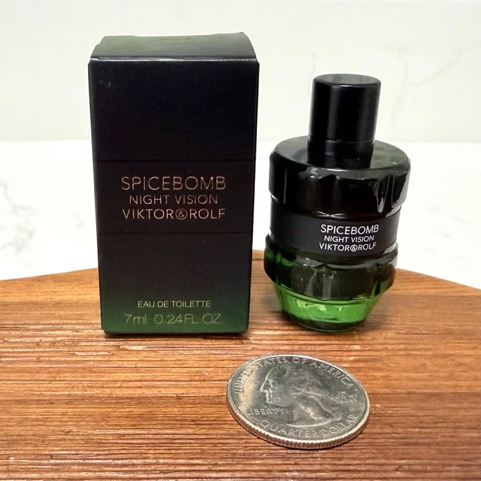 Viktor & Rolf Spicebomb Night Vision Eau de Toilette Miniature 7 ml Viktor & Rolf Spicebomb Night Vision Eau de Toilette Miniature 7 ml